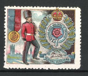 Poster stamp Royal Fusiliers, Honi Soit Qui Mal Y Pense, Soldat in Uniform und Wappen