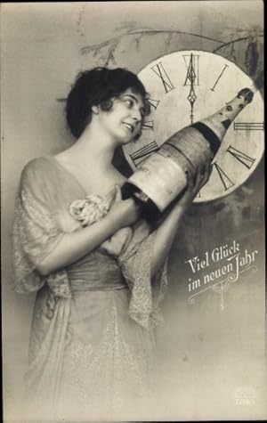 Ansichtskarte / Postkarte Glückwunsch Neujahr, Frau mit Sektflasche, Uhr - Verlag: RKL 7216 1