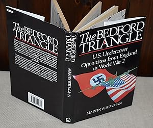 Bild des Verkufers fr The Bedford Triangle: U.S. Undercover Operations from England in World War 2 zum Verkauf von CHESIL BEACH BOOKS