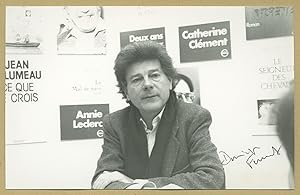 Image du vendeur pour Dominique Fernandez - Photo signe en 1986 - Coll. Michel Clare mis en vente par PhP Autographs