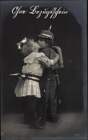 Ansichtskarte / Postkarte Junger Soldat und seine Geliebte, Kaiserreich, Kuss