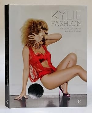 Immagine del venditore per Kylie Fashion. Kylie Minogue & Wiliam Baker. Mit einem Vorwort von Jean Paul Gautier. Mit zahlr Abb. venduto da Der Buchfreund