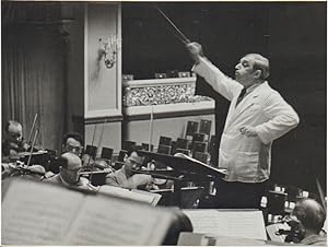 Clemens Krauss dirigiert in der Alten Berliner Philharmonie in der Bernburger Straße. Original-Fo...
