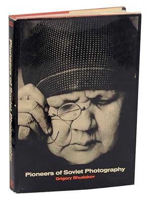 Bild des Verkufers fr Pioneers of Soviet Photography zum Verkauf von Jeff Hirsch Books, ABAA