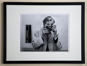 Walter Vogel, originale Fotografie, Selbstporträt im Aufzug, 2001