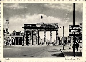 Ansichtskarte / Postkarte Berlin, Verlassen vom Britischen Sektor, Brandenburger Tor, Schild