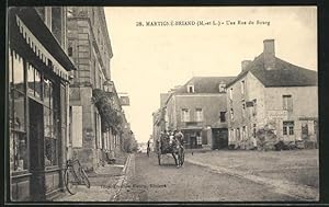 Carte postale Martigné-Briand, Une Rue du Bourg