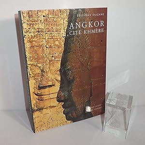Seller image for Angkor. Cit Khmre. ditions Olizane. 2000. for sale by Mesnard - Comptoir du Livre Ancien