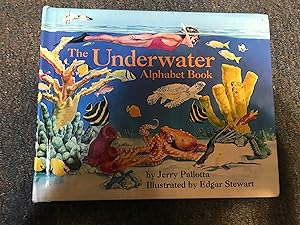 Imagen del vendedor de The Underwater Alphabet Book a la venta por Betty Mittendorf /Tiffany Power BKSLINEN