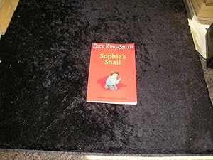 Immagine del venditore per Sophie's Snail (The Sophie Stories) venduto da Yare Books