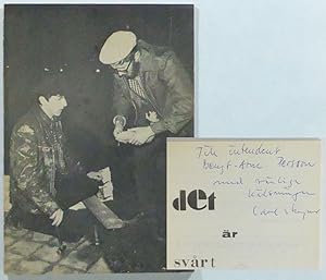 Imagen del vendedor de Det r svrt. En lyrisk bilderbok. Med illuminationer av Carl Magnus. a la venta por Patrik Andersson, Antikvariat.