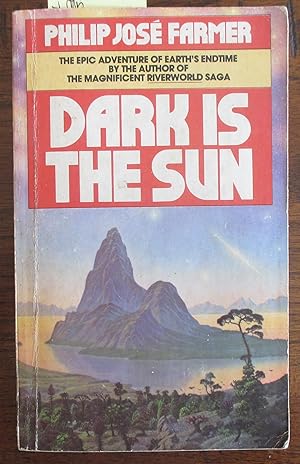 Imagen del vendedor de Dark is the Sun a la venta por Reading Habit
