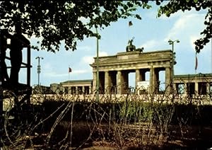 Ansichtskarte / Postkarte Berlin Tiergarten, Brandenburger Tor mit Mauer, Stacheldraht