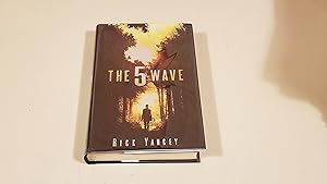 Seller image for The 5th Wave for sale by SkylarkerBooks