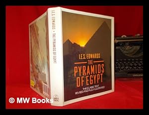 Image du vendeur pour The pyramids of Egypt mis en vente par MW Books