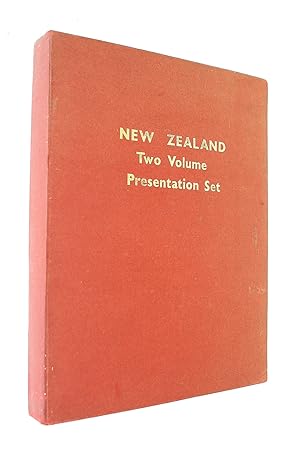 Image du vendeur pour New Zealand in Colour (TWO VOLUME PRESENTATION SET IN SLIPCASE) mis en vente par M Godding Books Ltd