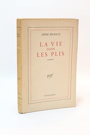 Image du vendeur pour La vie dans les plis mis en vente par Librairie Le Feu Follet