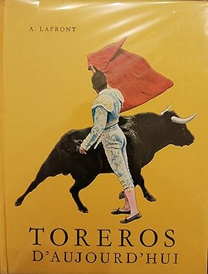 Imagen del vendedor de TOREROS D'AUJOURD'HUI. Reportage photographique effectu sous la direction de Gil de Kermandec. a la venta por librairie l'itinraire