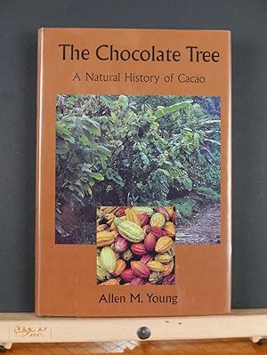 Image du vendeur pour The Chocolate Tree: A Natural History of Cacao mis en vente par Tree Frog Fine Books and Graphic Arts