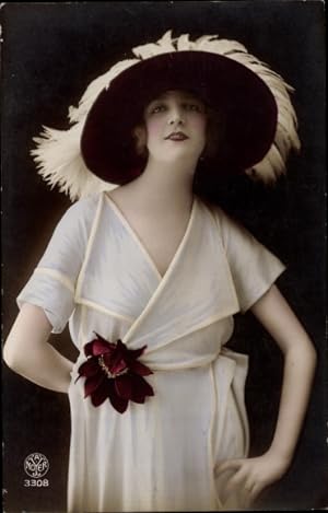 Bild des Verkufers fr Ansichtskarte / Postkarte Portrait einer jungen Frau, Schwarzer Hut mit Federn zum Verkauf von akpool GmbH