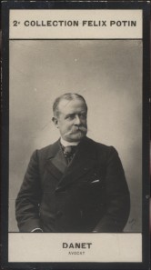 Photographie de la collection Félix Potin (4 x 7,5 cm) représentant : Albert Danet, avocat. Début...