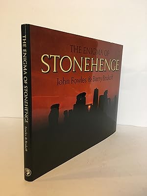 Immagine del venditore per The Enigma of Stonehenge. venduto da Peter Ellis, Bookseller, ABA, ILAB