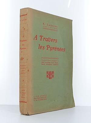 Seller image for A travers les Pyrnes for sale by Librairie KOEGUI