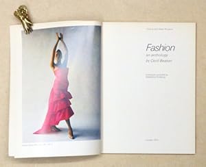 Imagen del vendedor de Fashion. An Anthology by Cecil Beaton. a la venta por antiquariat peter petrej - Bibliopolium AG