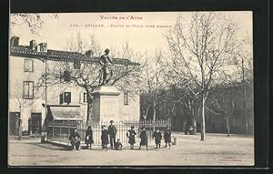 Carte postale Quillan, Statue et Place Abbé Armand