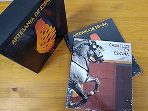 Imagen del vendedor de (NUEVO) Artesana de Espaa / Caballos de Espaa (dos tomos en estuche) (NUEVO) a la venta por Librera Dilogo