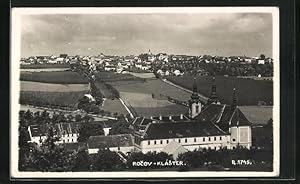 Ansichtskarte Rocov, Panorama mit Blick auf das Kloster
