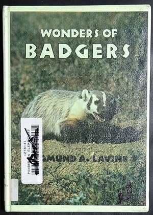 Imagen del vendedor de Wonders of Badgers a la venta por GuthrieBooks