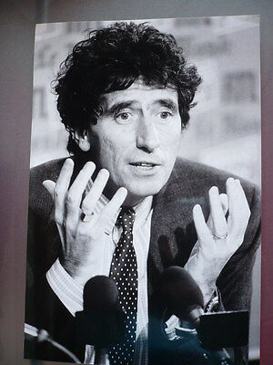 PHOTO DE PRESSE ORIGINALE 1984 JACK LANG INVITE DU GRAND JURY RTL