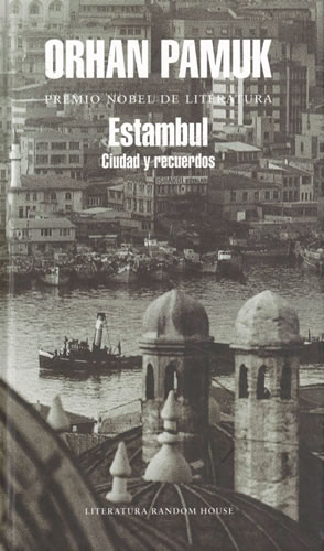 Bild des Verkufers fr Estambul. Ciudad y recuerdos zum Verkauf von Librera Cajn Desastre