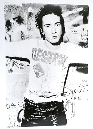 Bild des Verkufers fr JOHNNY ROTTEN PHOTO 8'' x 10'' inch Photograph zum Verkauf von Rare Book Cellar