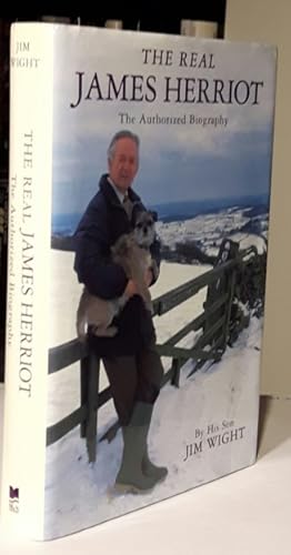 Immagine del venditore per The Real James Herriot: The Authorized Biography -(SIGNED)- venduto da Nessa Books