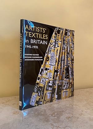Bild des Verkufers fr Artists' Textiles in Britain 1945-1970 | A Democratic Art zum Verkauf von Little Stour Books PBFA Member