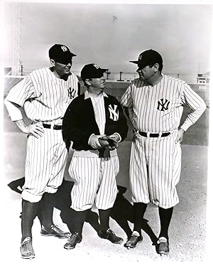 Immagine del venditore per BABE RUTH, WILLIAM BENDIX "THE BABE RUTH STORY" (1948) PHOTO 2 OF 2 8'' X 10'' Inch Photograph venduto da Rare Book Cellar