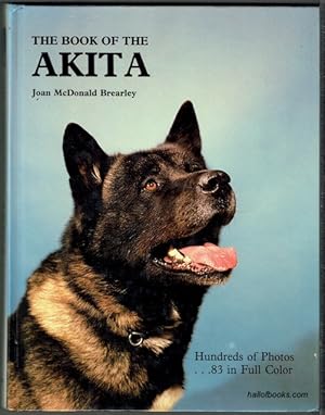 Immagine del venditore per The Book Of The Akita venduto da Hall of Books