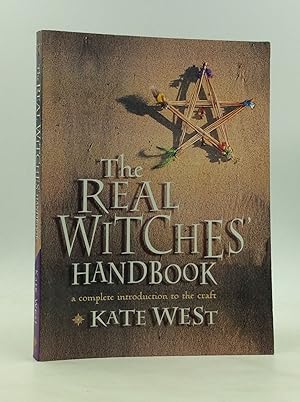 Bild des Verkufers fr THE REAL WITCHES' HANDBOOK: A Complete Introduction to the Craft for Both Young and Old zum Verkauf von Kubik Fine Books Ltd., ABAA