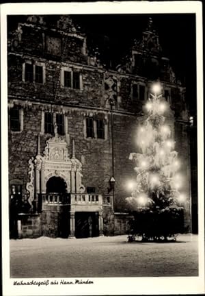 Bild des Verkufers fr Ansichtskarte / Postkarte Hann Mnden in Niedersachsen, Weihnachtsbaum am Rathaus zum Verkauf von akpool GmbH