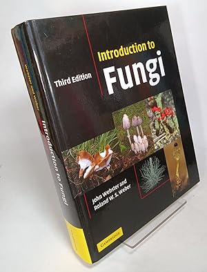 Immagine del venditore per Introduction to Fungi - 3rd Edition venduto da COLLINS BOOKS