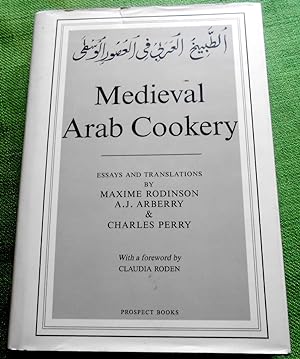 Immagine del venditore per Medieval Arab Cookery. Essays and Translations. With a Foreword by Claudia Roden. venduto da Versandantiquariat Sabine Varma