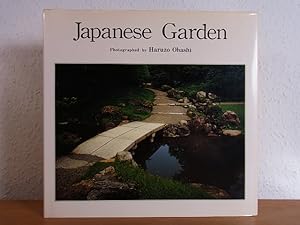 Bild des Verkufers fr Japanese Garden. Photographed by Haruzo Ohashi [English - Japanese] zum Verkauf von Antiquariat Weber