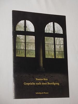 Imagen del vendedor de Programmheft 62 Schlopark-Theater Berlin 1987/88. Deutsche Erstauffhrung GESPRCHE NACH EINER BEERDIGUNG von Yasmina Reza. Insz.: Harald Clemen, Bhnenbild/ Kostme: Susanna Thaler. Mit Friedhelm Ptok, Uta Hallant, Peter Sattmann, Helmut Wildt, Lieselotte Rau und Barbara Petrisch a la venta por Fast alles Theater! Antiquariat fr die darstellenden Knste