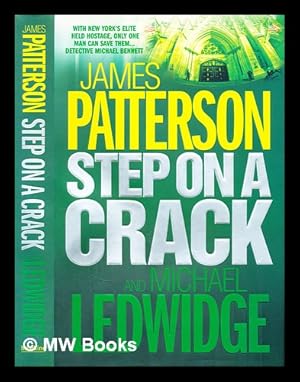Imagen del vendedor de Step on a crack a la venta por MW Books