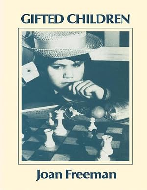 Imagen del vendedor de Gifted Children : Their Identification and Development in a Social Context a la venta por AHA-BUCH GmbH