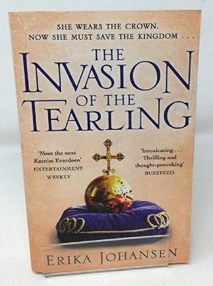 Immagine del venditore per The Invasion of the Tearling: (The Tearling Trilogy 2) venduto da Cambridge Recycled Books
