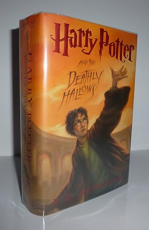 Immagine del venditore per Harry Potter and the Deathly Hallows venduto da Sekkes Consultants