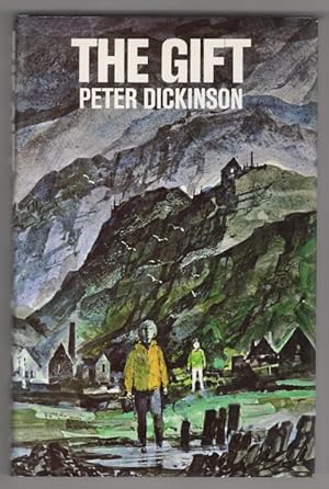 Immagine del venditore per The Gift by Peter Dickinson (First UK Edition) Gollancz File Copy venduto da Heartwood Books and Art